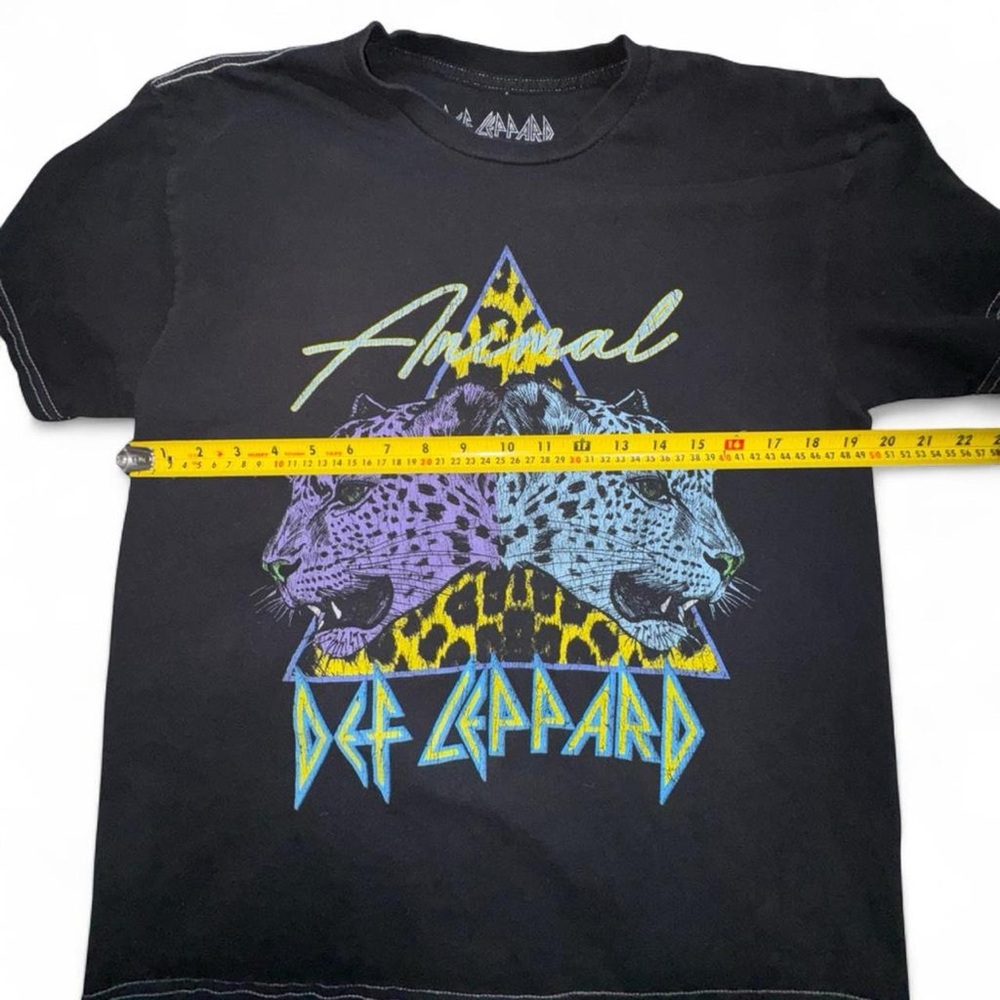 Def Leppard Animal Graphic Band Tee Black Leopard Print Rock T-Shirt - Picture 4 of 5